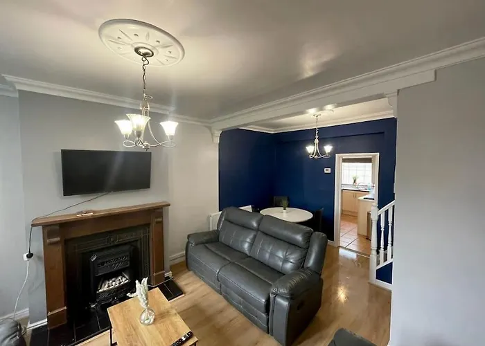 Beautiful 2 Bed House Near City Centre - 5G Wifi