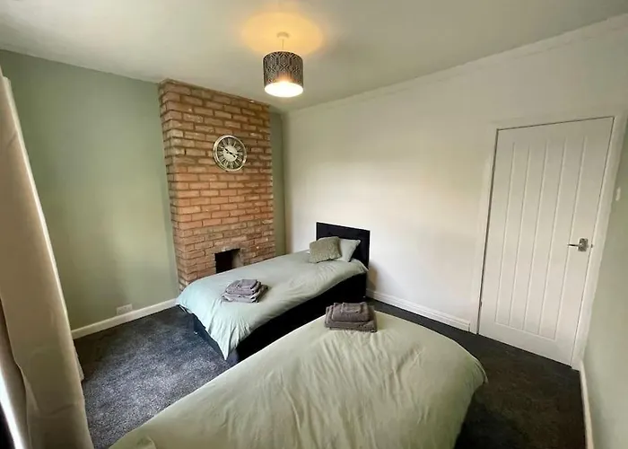 Beautiful 2 Bed House Near City Centre - 5G Wifi