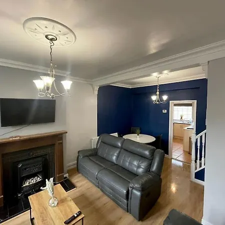 Beautiful 2 Bed House Near City Centre - 5G Wifi Kingston upon Hull Exterior photo