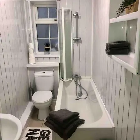 Beautiful 2 Bed House Near City Centre - 5G Wifi Kingston upon Hull Exterior photo