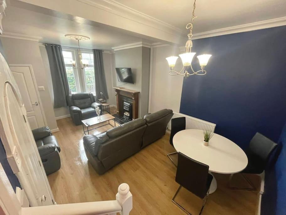 Beautiful 2 Bed House Near Centre - 5g Wifi Дом отдыха
